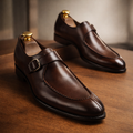 Chaussures habillées à boucle finition lisse