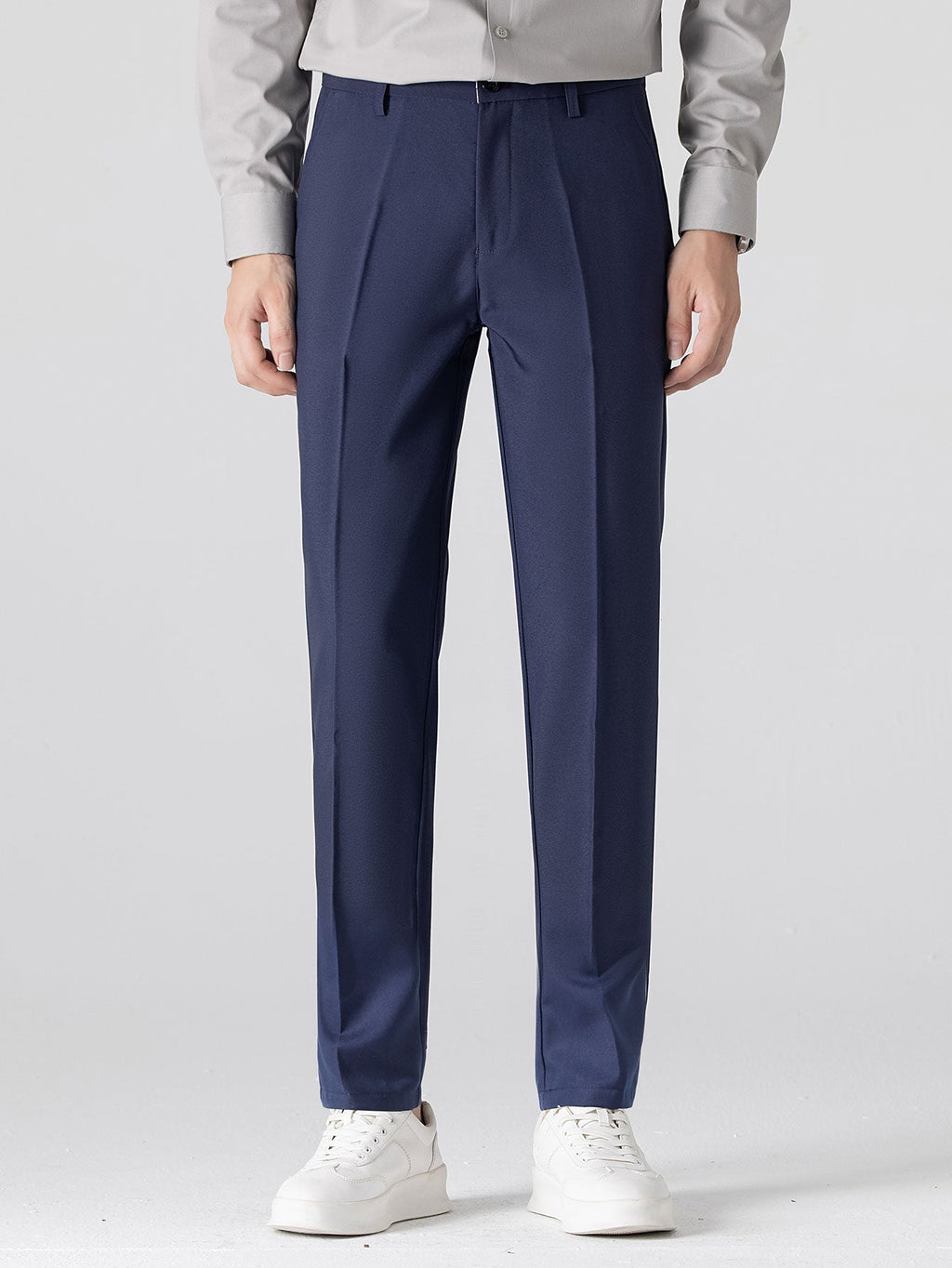 Ensemble chemise rayée blanche et pantalon évasé