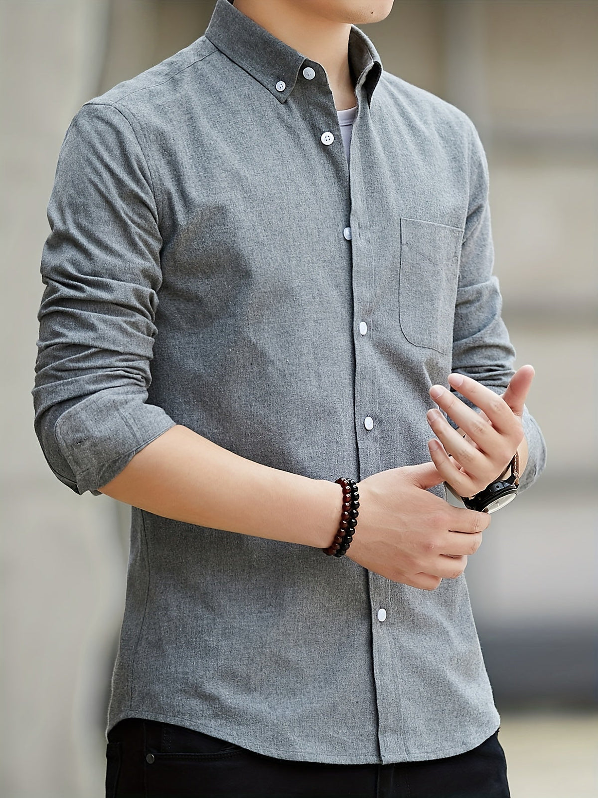 Chemise unie manches longues à poche poitrine