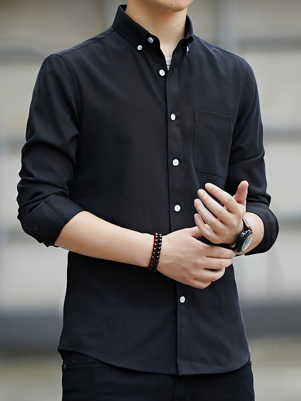 Chemise unie manches longues à poche poitrine
