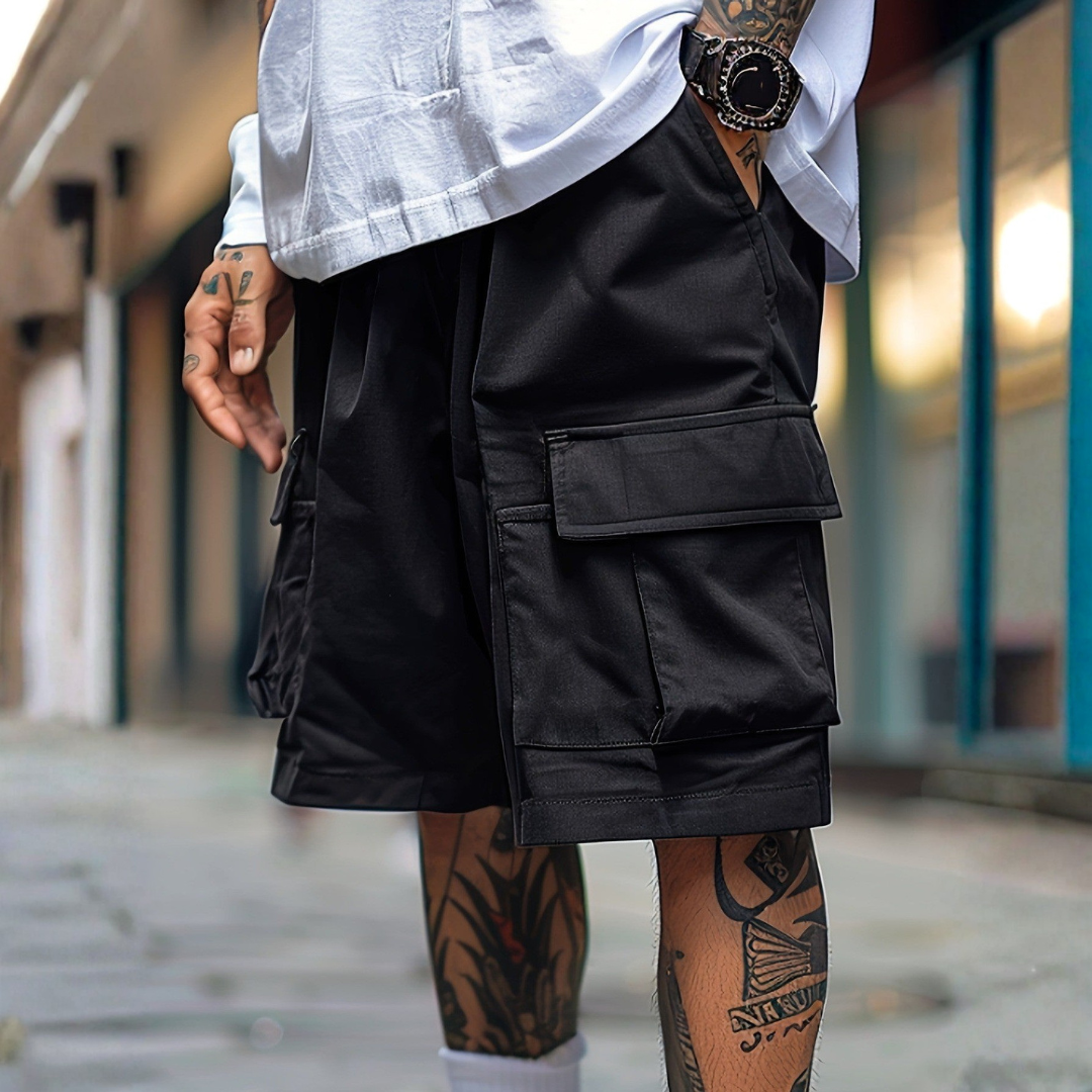 Short ample à cordon et quatre poches