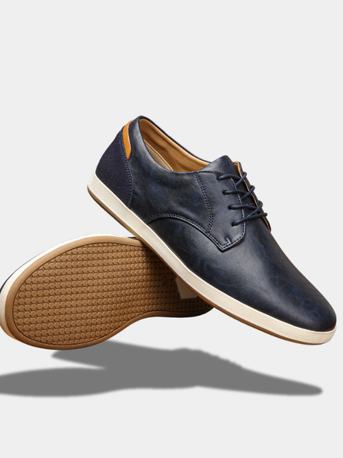 Paire de baskets effet cuir