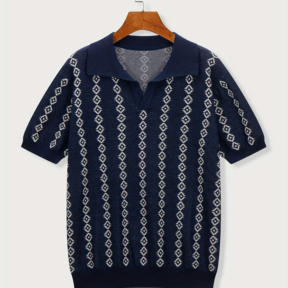 Pull col V à motif géométrique