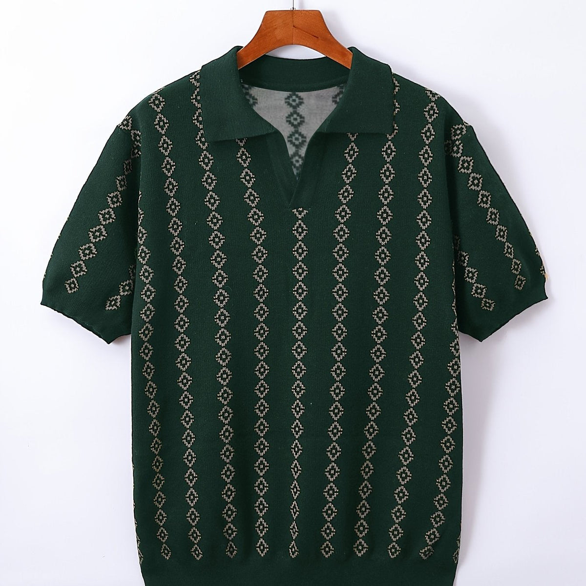 Pull col V à motif géométrique