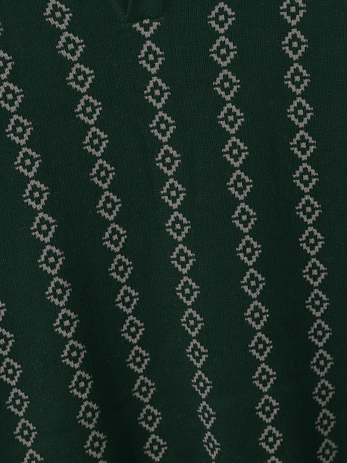 Pull col V à motif géométrique