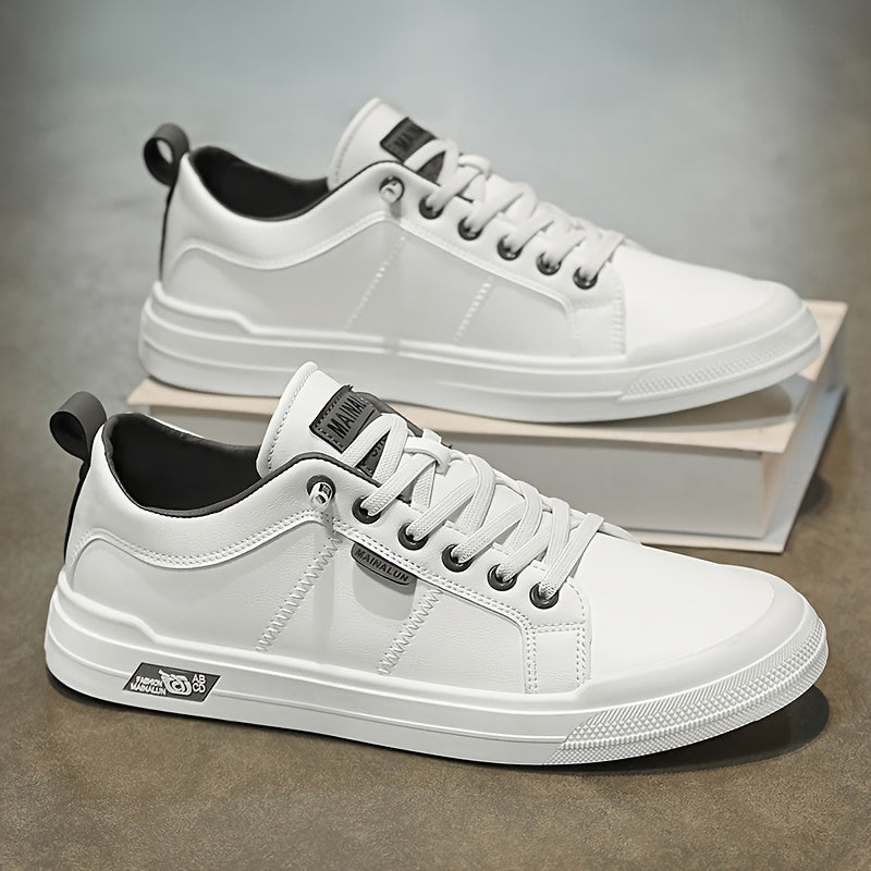 Paire de baskets d'extérieur épurées