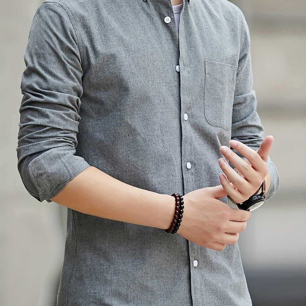 Chemise unie manches longues à poche poitrine