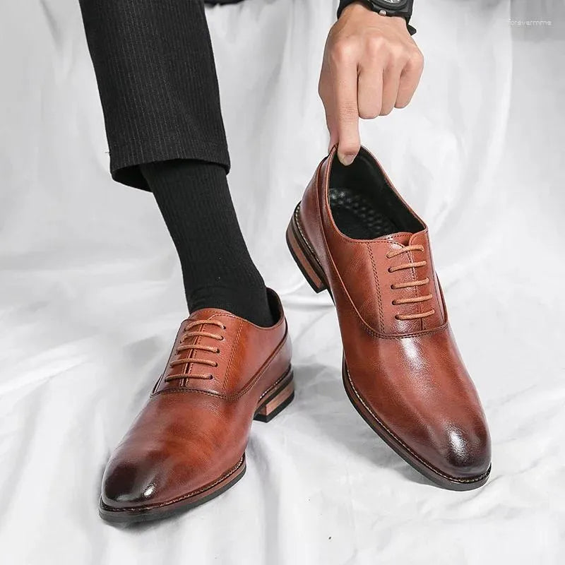 Chaussures formelles en cuir à talon bas silhouette élancée homme – Redon