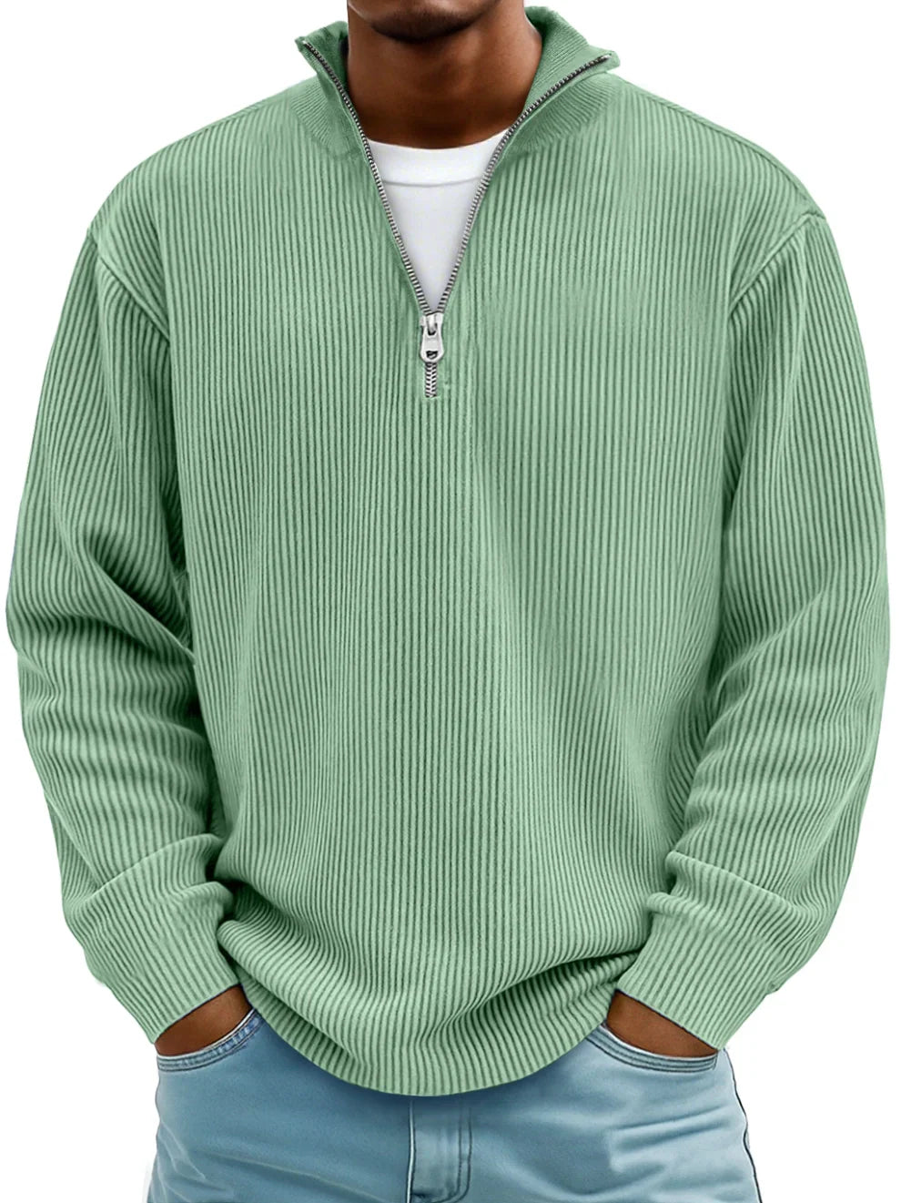 Pull col camionneur zippé maille côtelée vert porté de face – Falguière