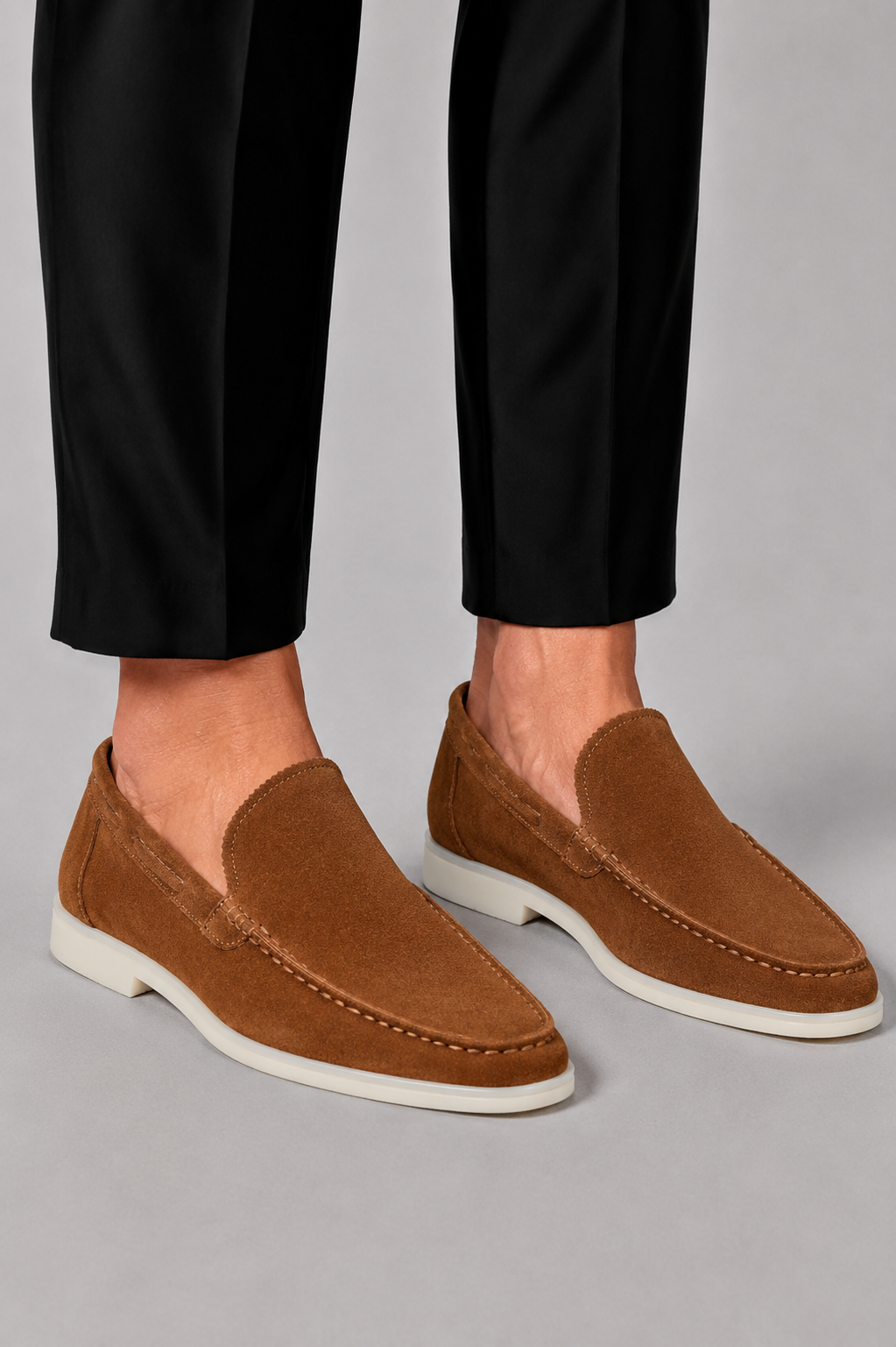 Mocassins en suède à enfiler silhouette nette style smart casual homme – Espelette