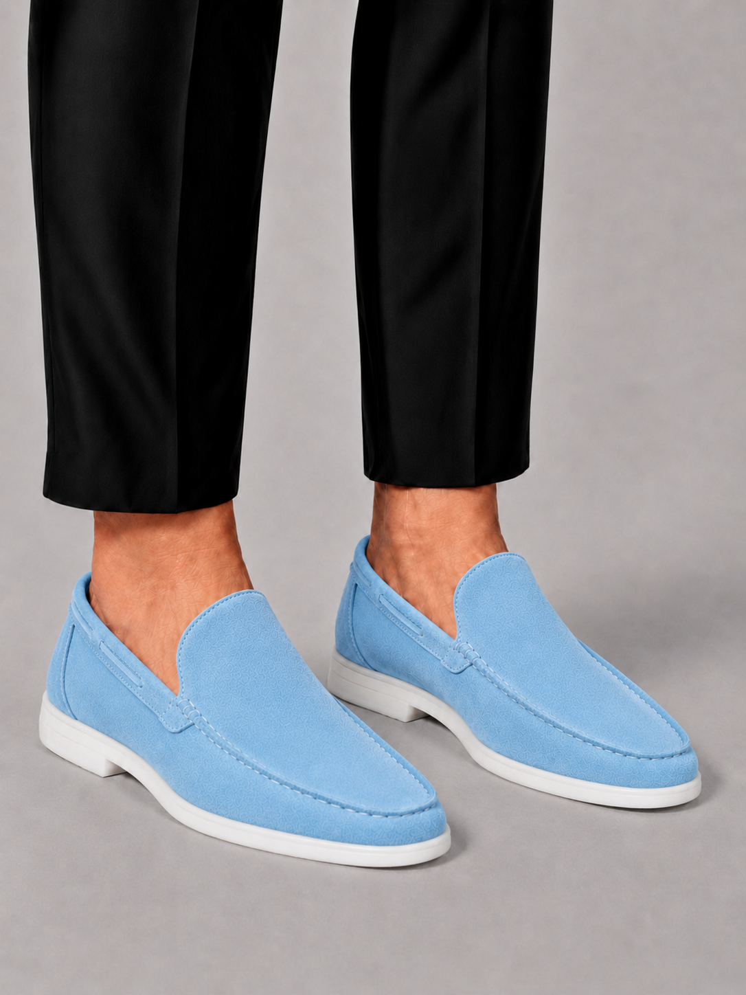 Mocassins en suède à enfiler silhouette nette style smart casual homme – Espelette