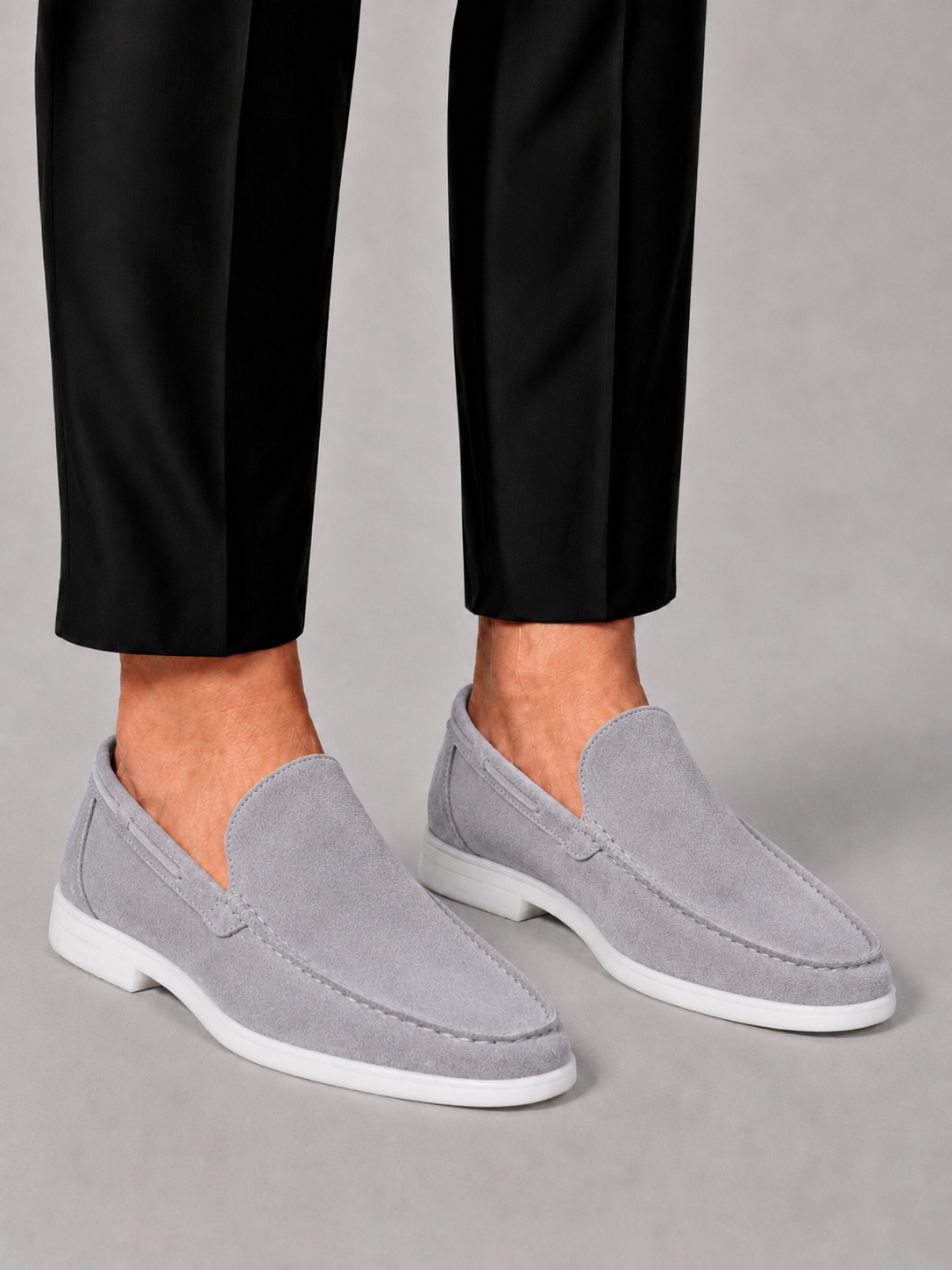 Mocassins en suède à enfiler silhouette nette style smart casual homme – Espelette