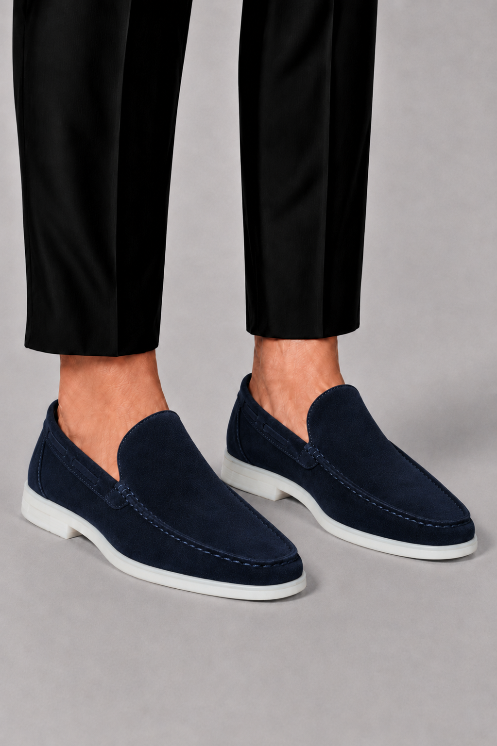 Mocassins en suède à enfiler silhouette nette style smart casual homme – Espelette