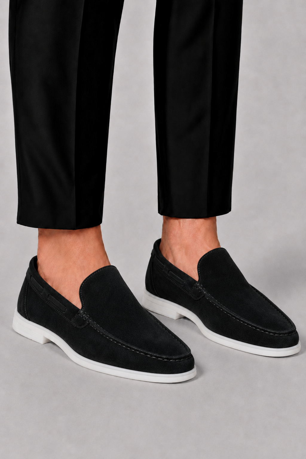 Mocassins en suède à enfiler silhouette nette style smart casual homme – Espelette