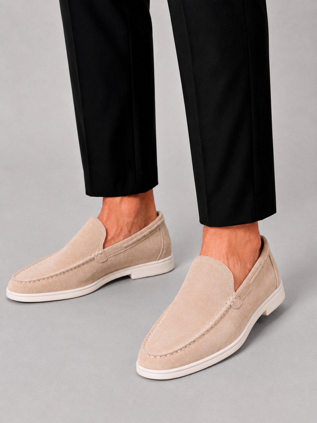 Mocassins en suède à enfiler silhouette nette style smart casual homme – Espelette