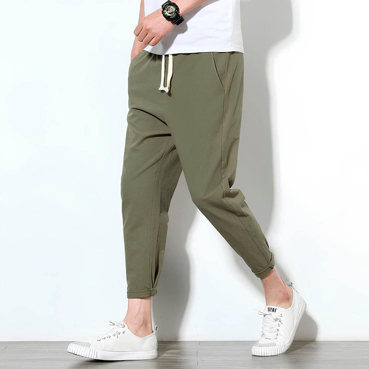 Pantalon fuselé beige longueur cheville à cordon
