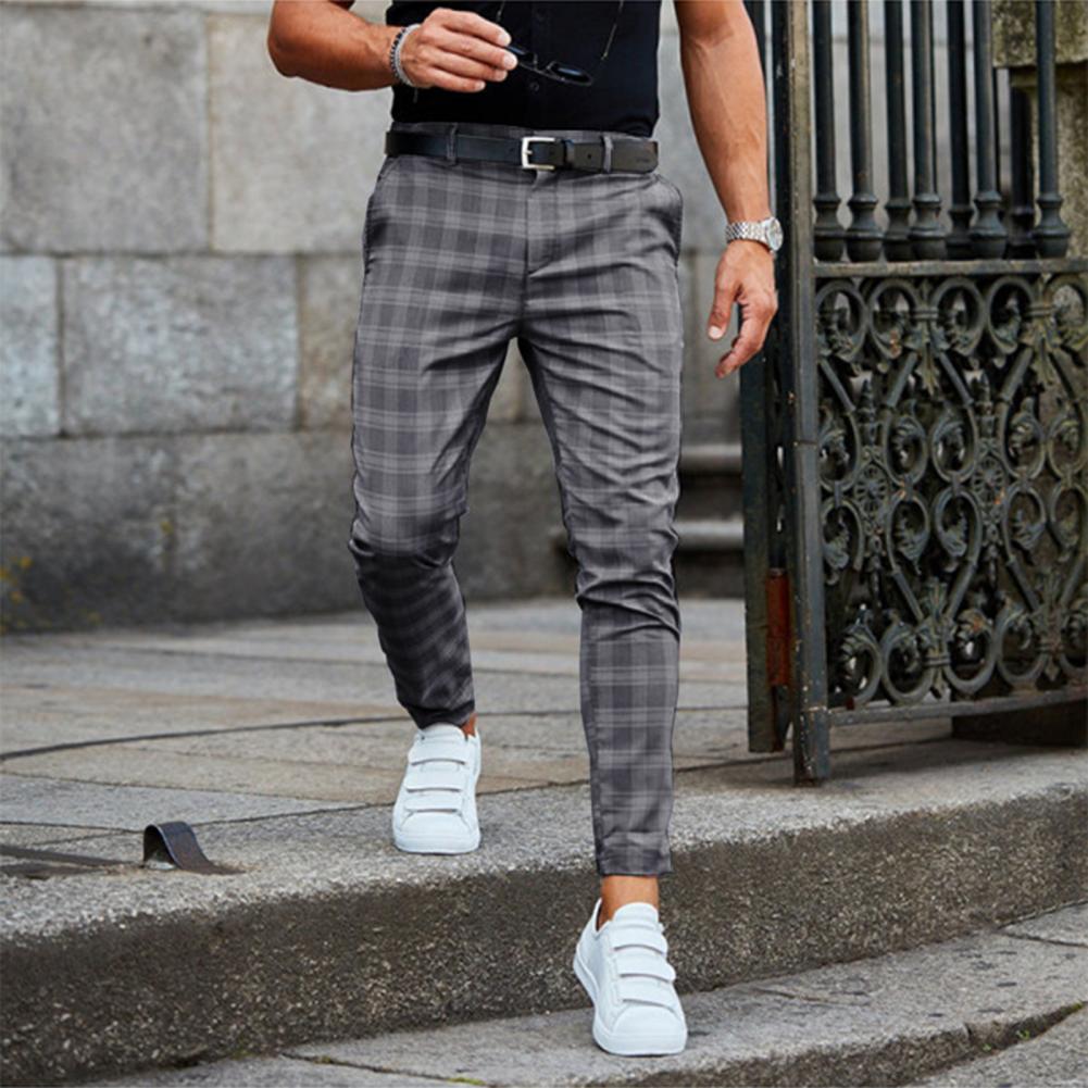 Chino slim à motif carreaux