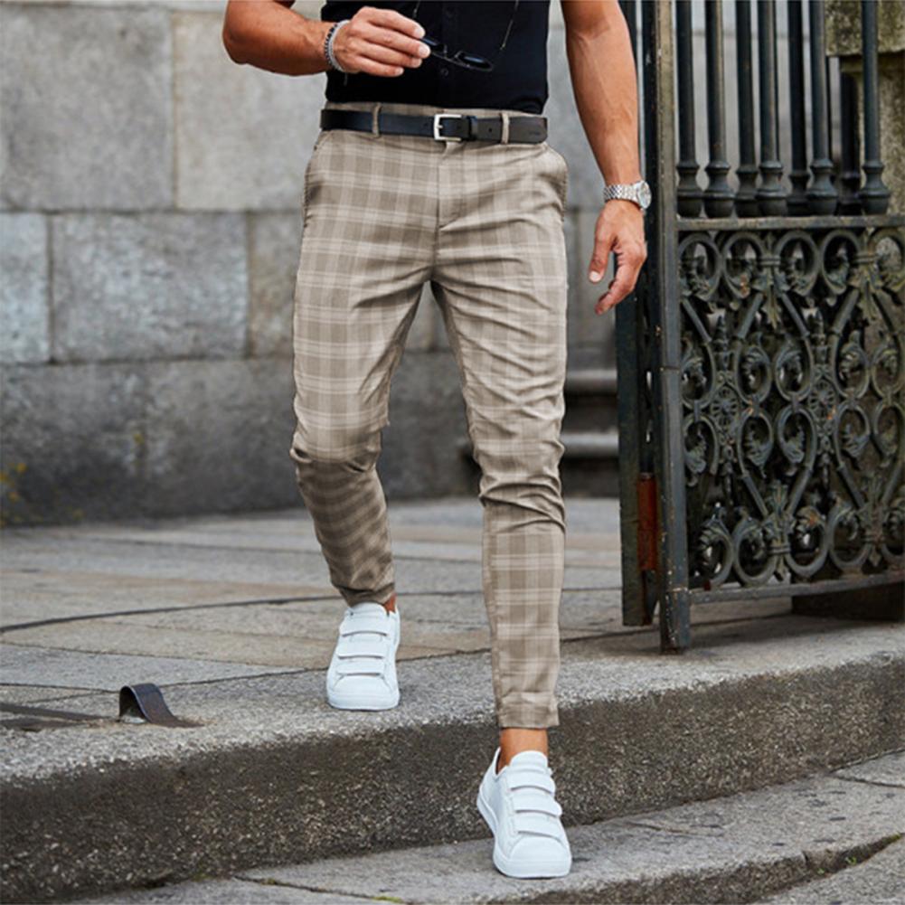 Chino slim à motif carreaux