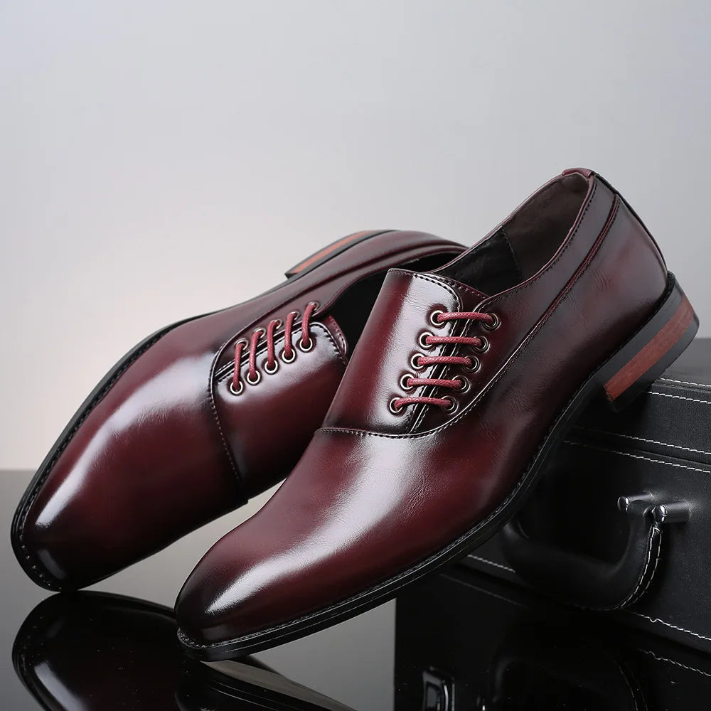 Chaussures habillées lustrées à laçage latéral