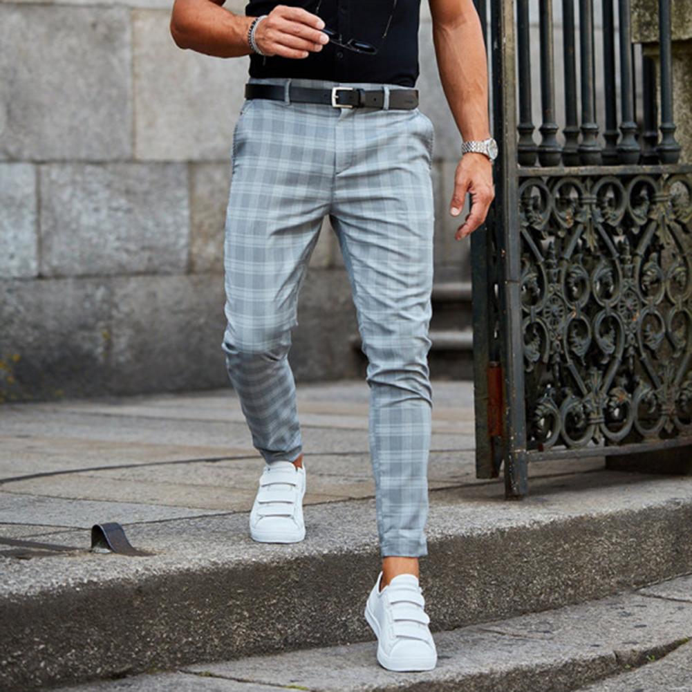 Chino slim à motif carreaux