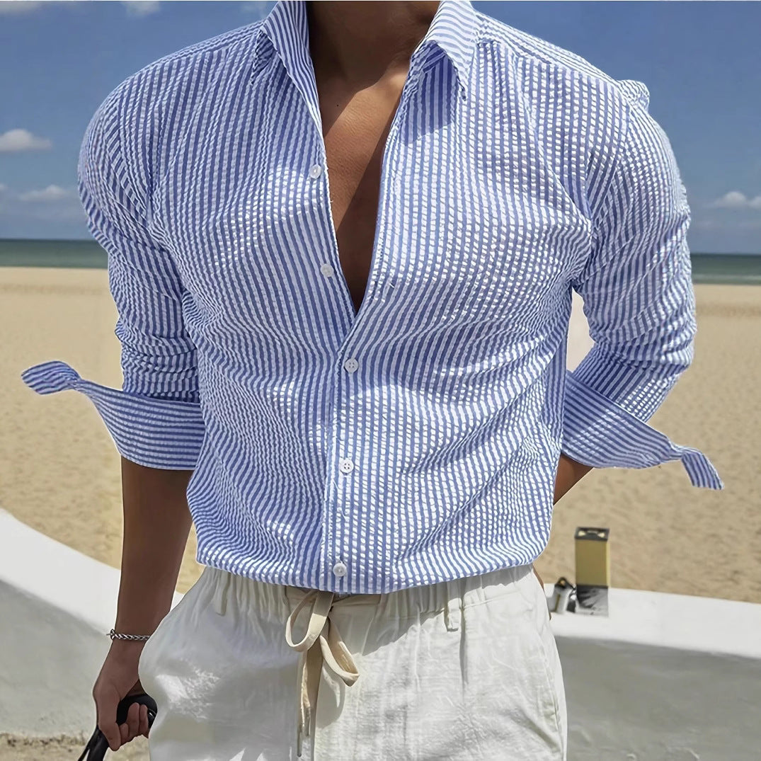 Chemise à fines rayures verticales manches longues