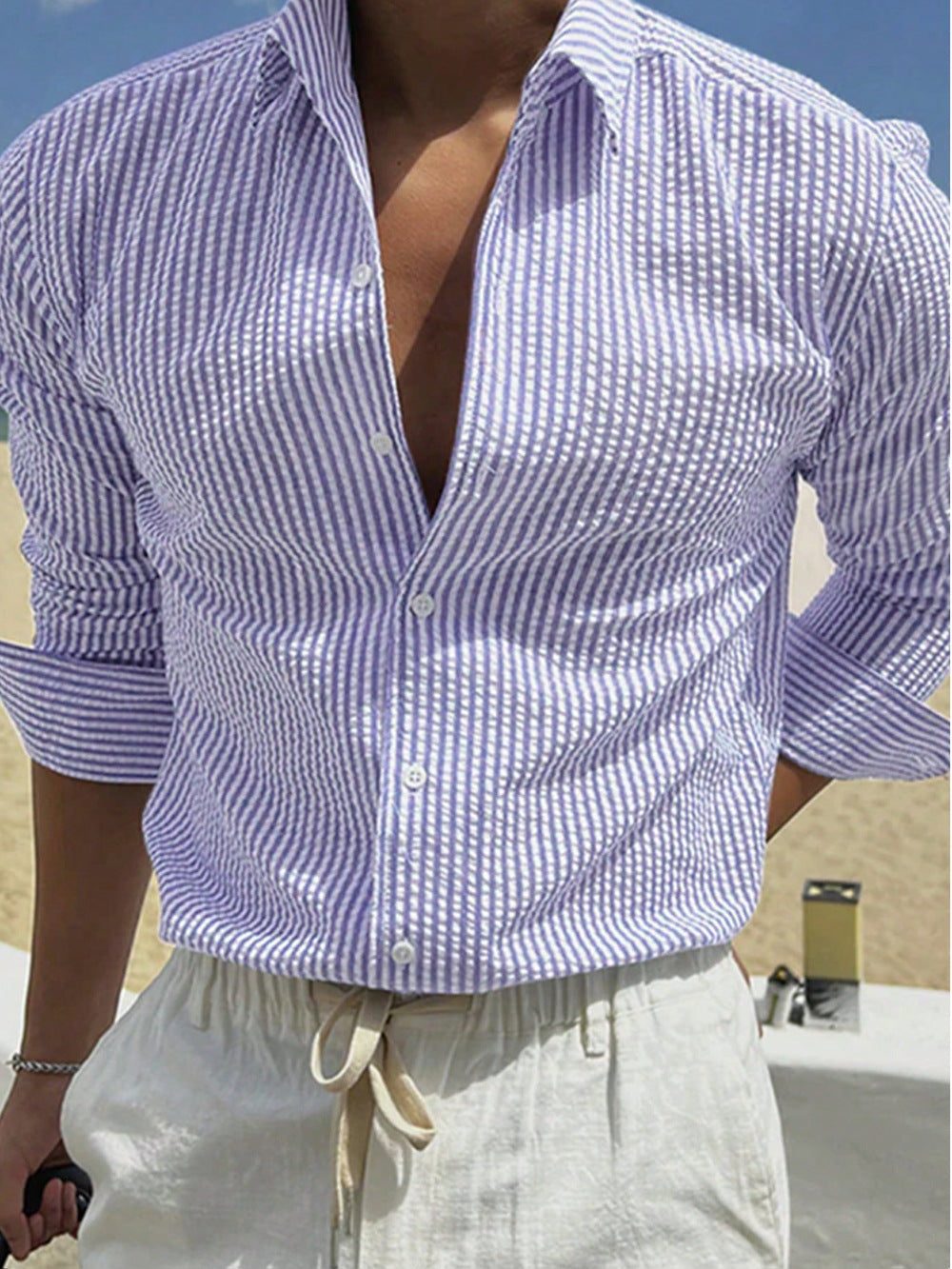 Chemise à fines rayures verticales manches longues