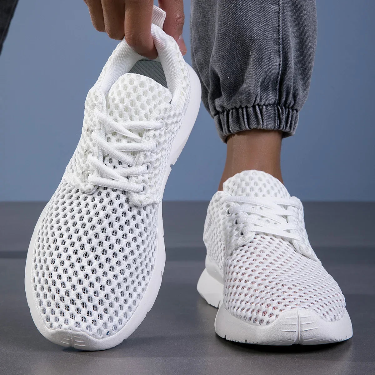 Baskets de marche en maille à lacets