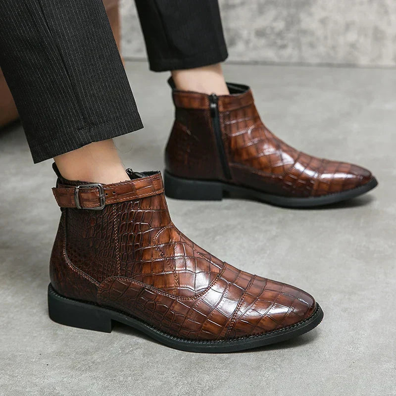 Bottines effet croco marron à boucle
