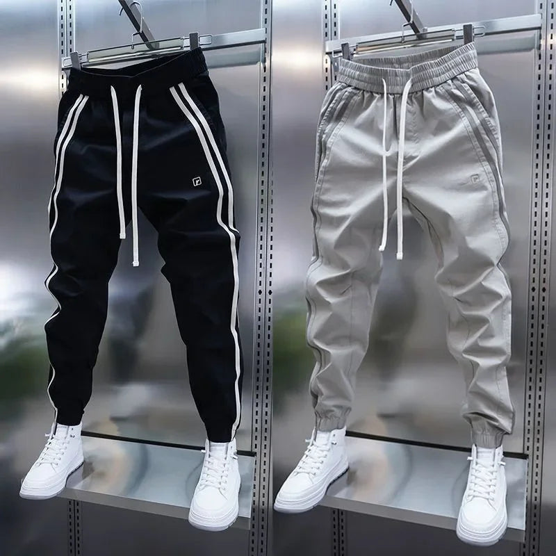 Pantalon fuselé à bas boutonnés