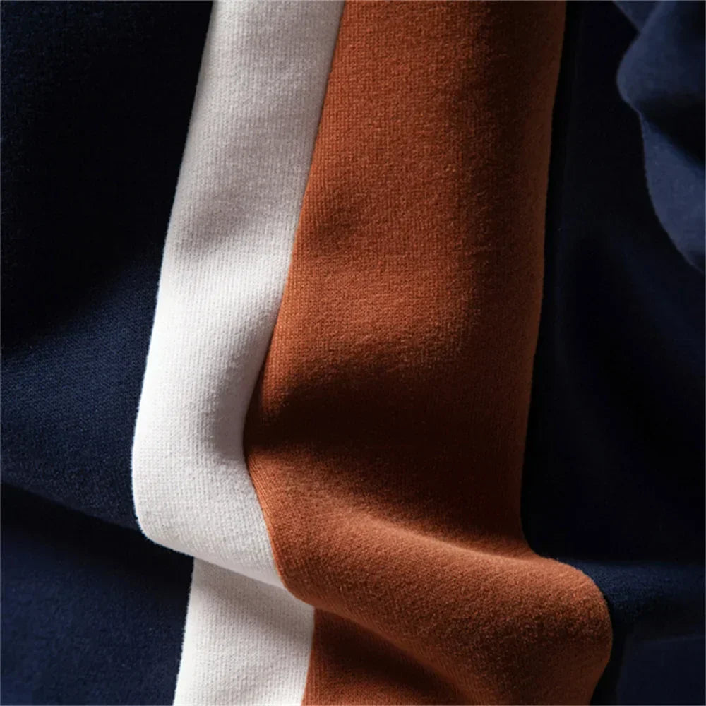 Pull col rond bandes latérales contrastées