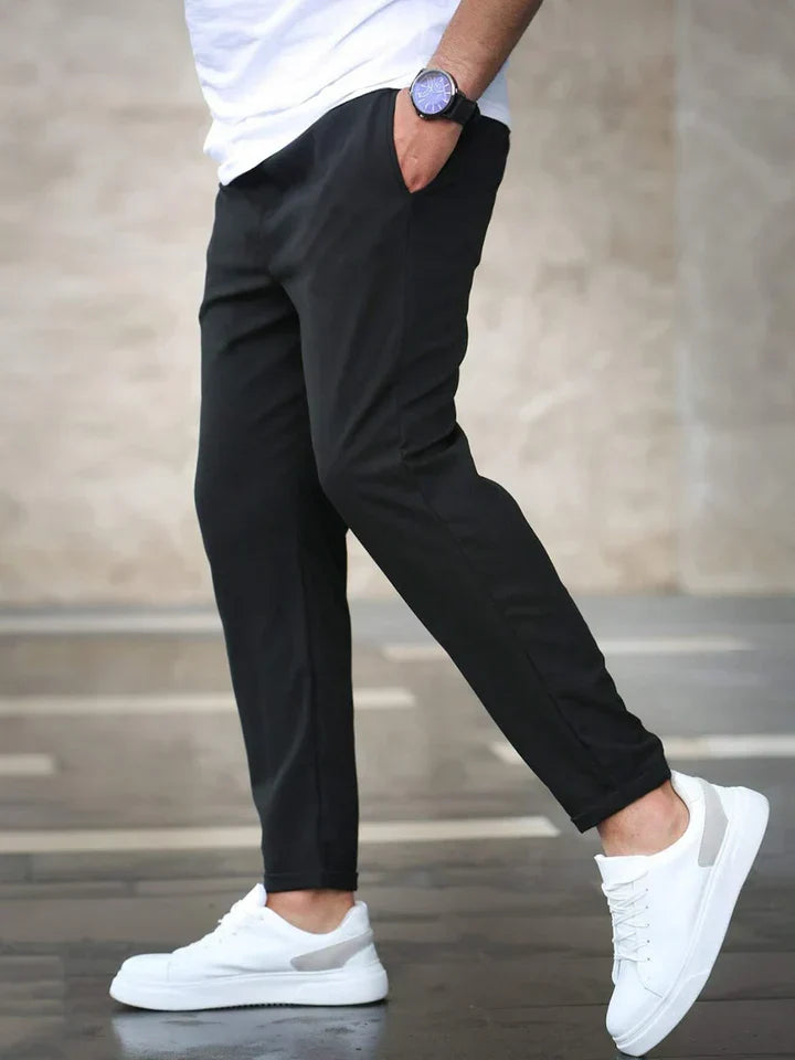 Pantalon ajusté en toile stretch