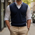 Pull sans manches col V en maille douce coupe classique élégante homme – Étel