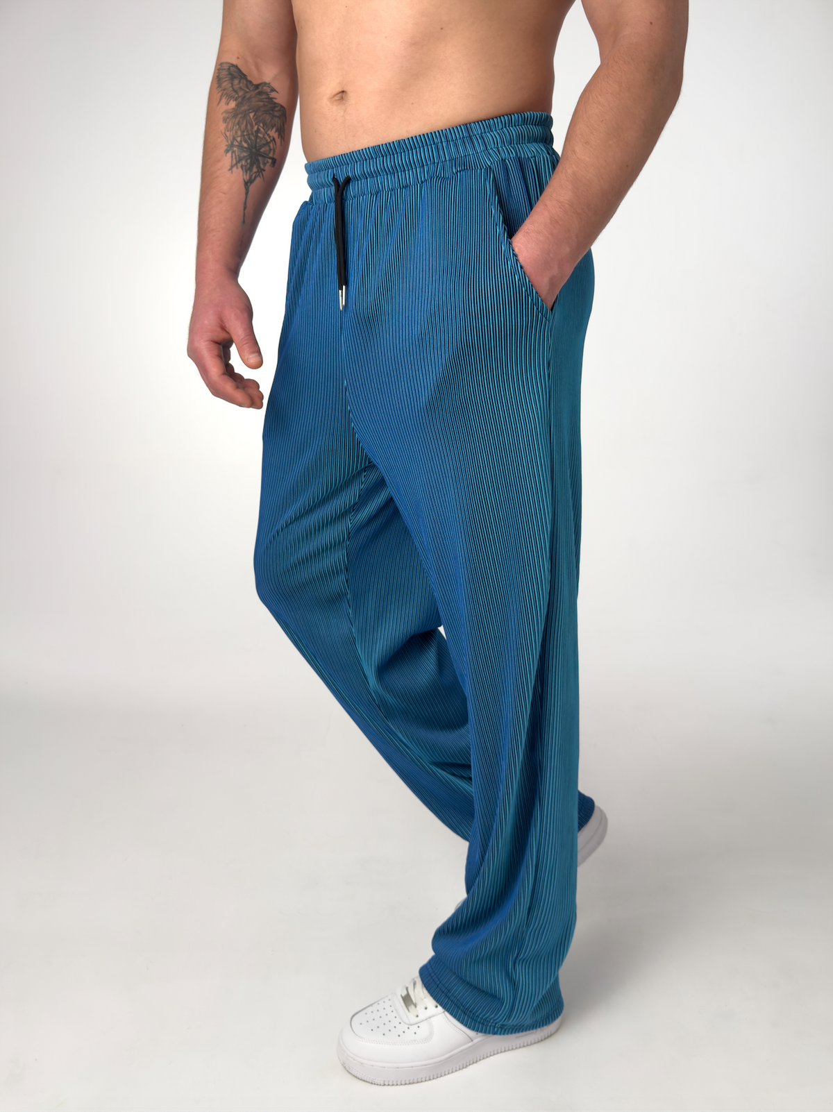 Pantalon droit à micro-rayures et cordon