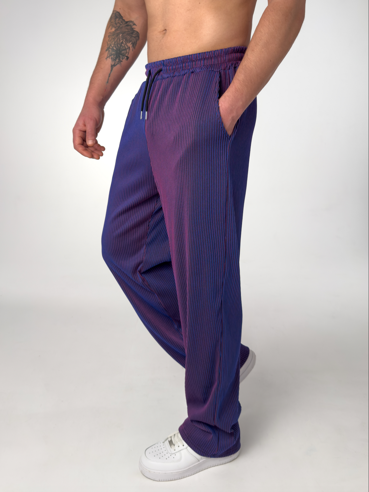 Pantalon droit à micro-rayures et cordon