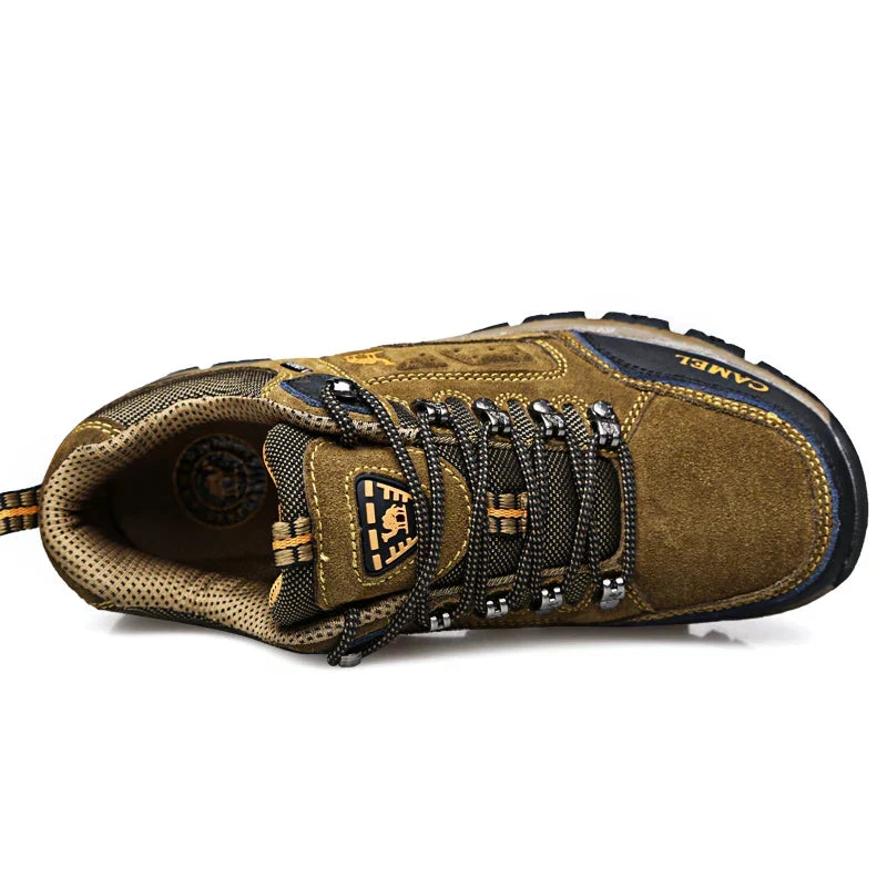 Chaussures de randonnée basses aspect daim