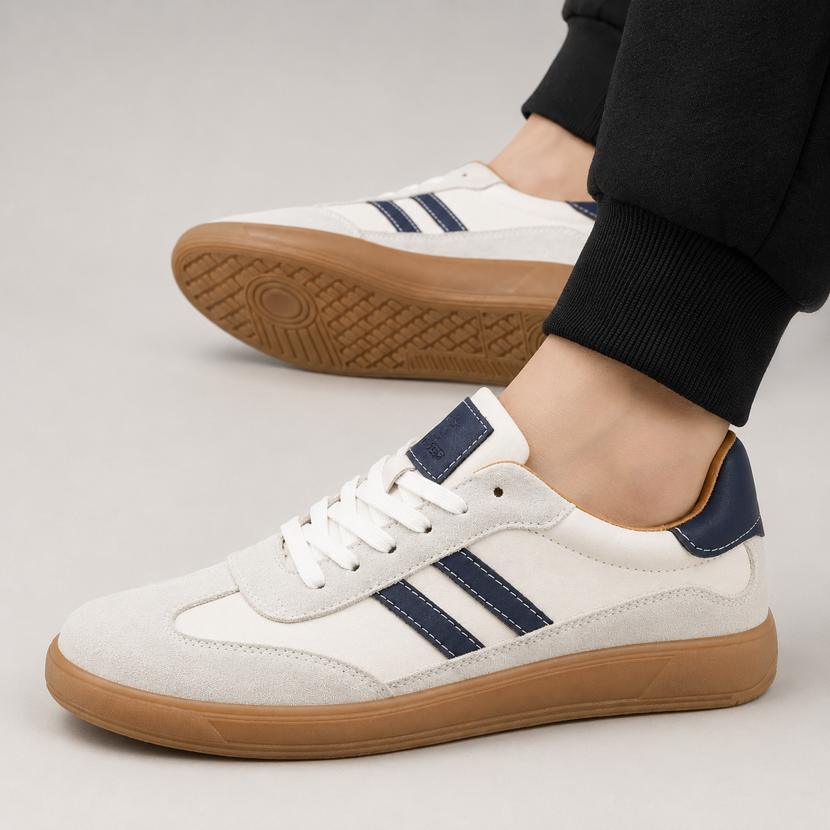 Baskets basses bicolores crème et kaki