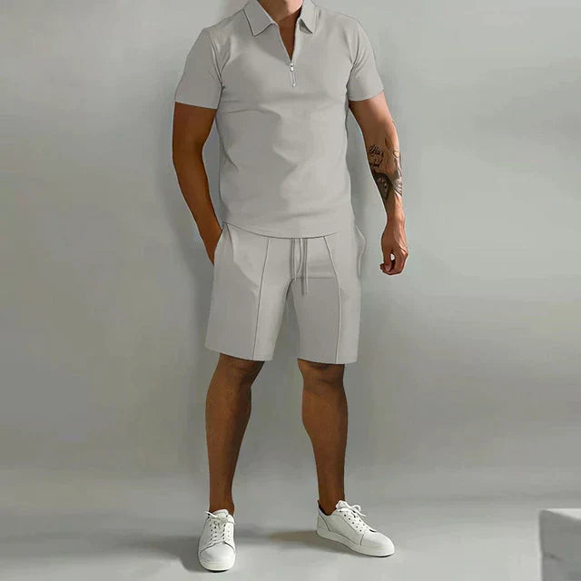 Ensemble polo zippé et short assorti