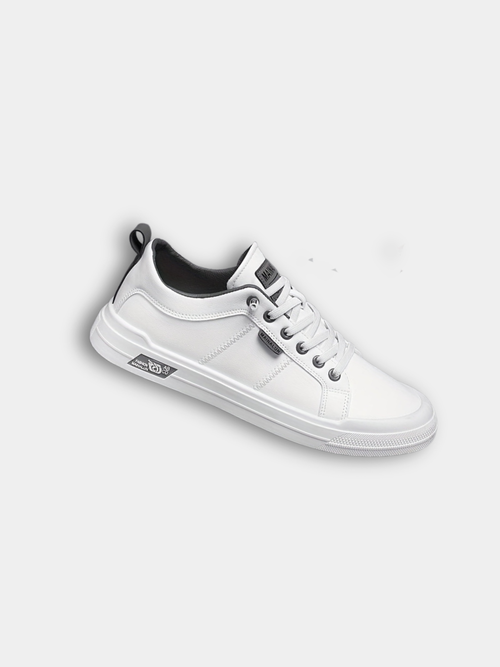 Paire de baskets d'extérieur épurées