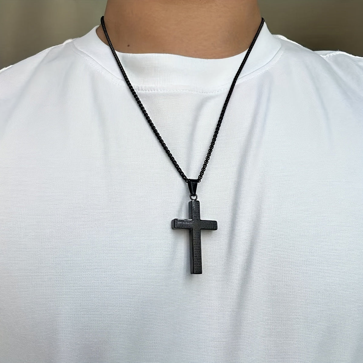 Collier croix gravé pendentif pour le quotidien homme – Puyricard