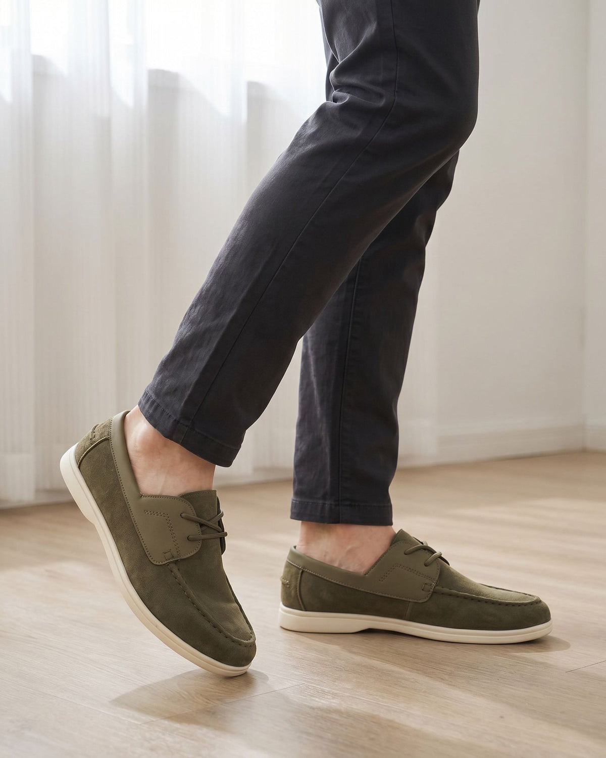 Chaussures à lacets en suédine style sobre silhouette soignée coloris olive homme – Parentis