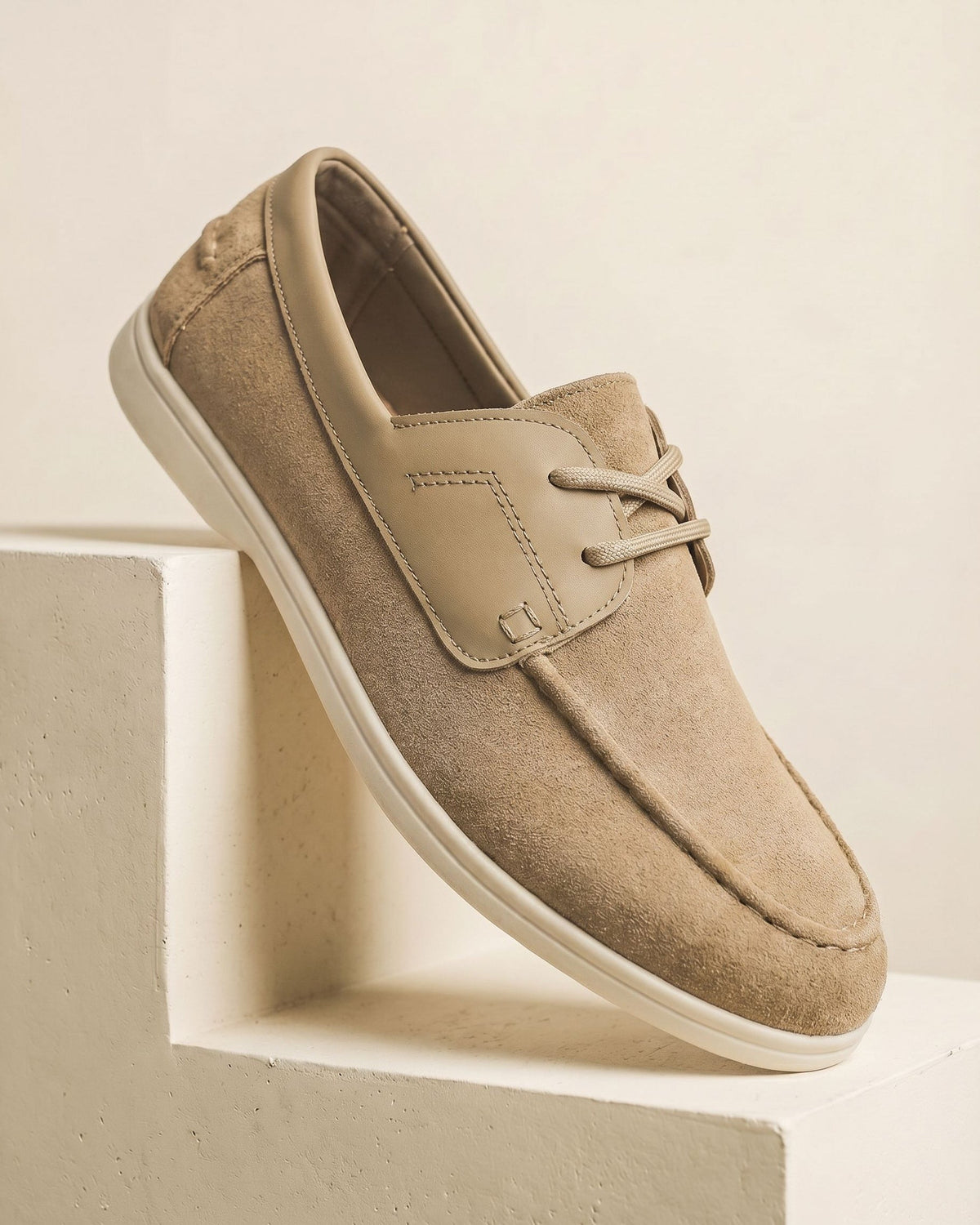 Chaussures à lacets en suédine style sobre silhouette soignée coloris olive homme – Parentis