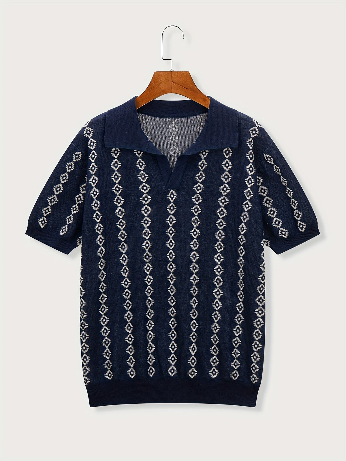 Pull col V à motif géométrique