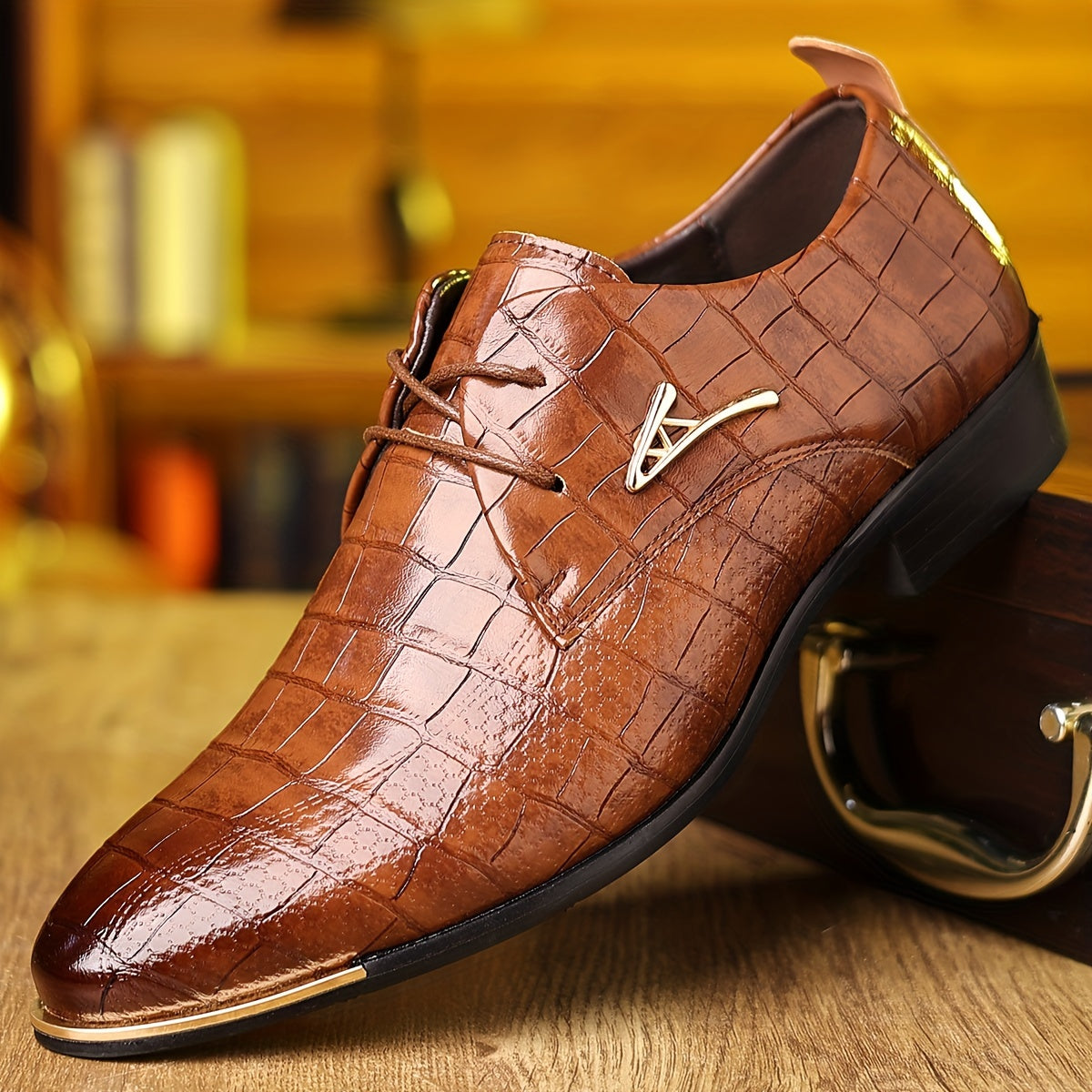 Derbies à lacets bout allongé empiècements texturés détail métallique homme – Irouléguy