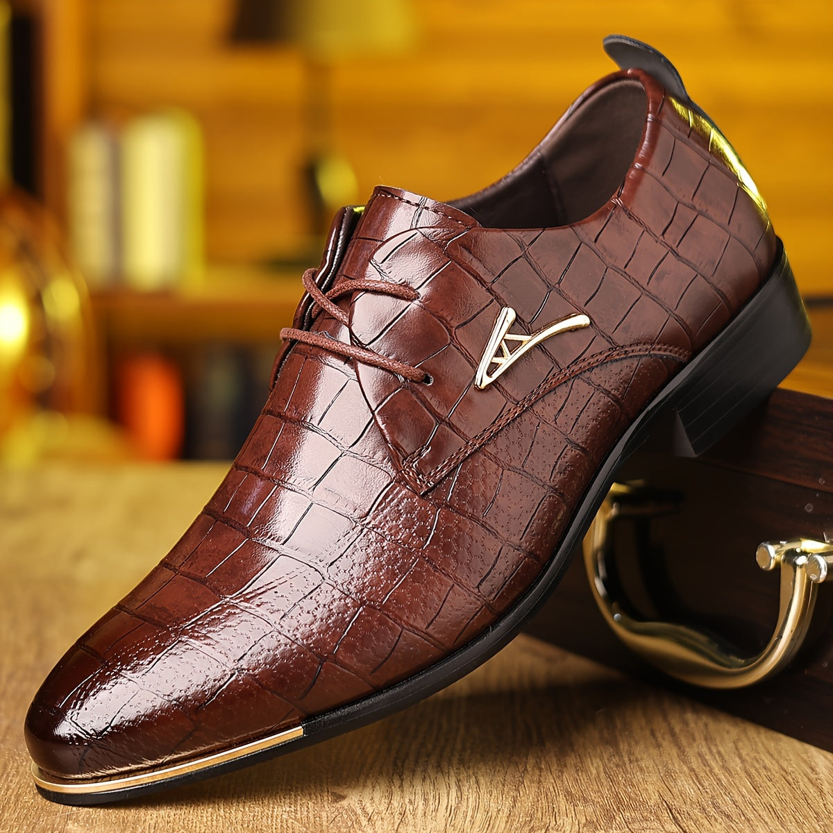 Derbies à lacets bout allongé empiècements texturés détail métallique homme – Irouléguy