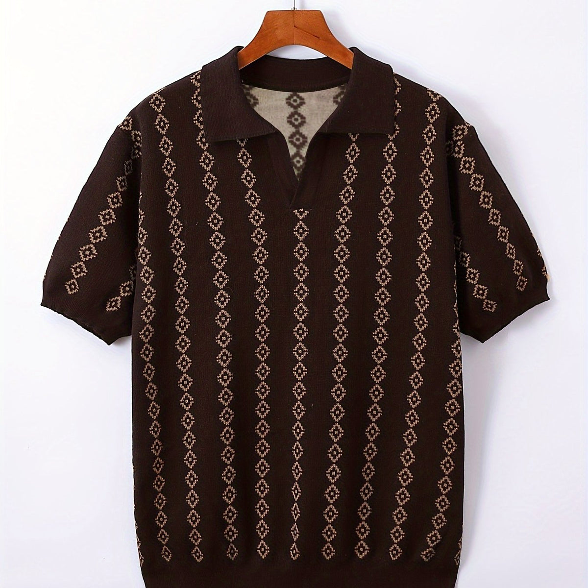 Pull col V à motif géométrique
