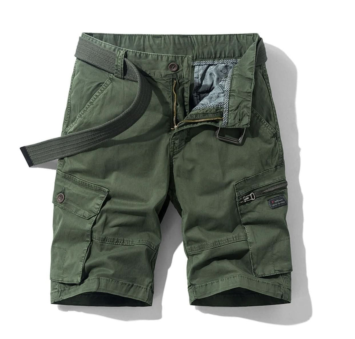 Short cargo à poches boutonnées