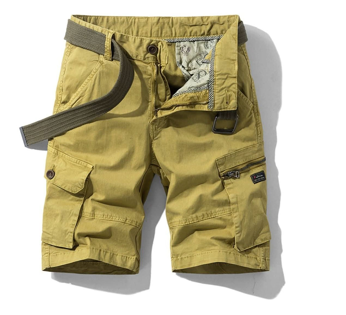Short cargo à poches boutonnées
