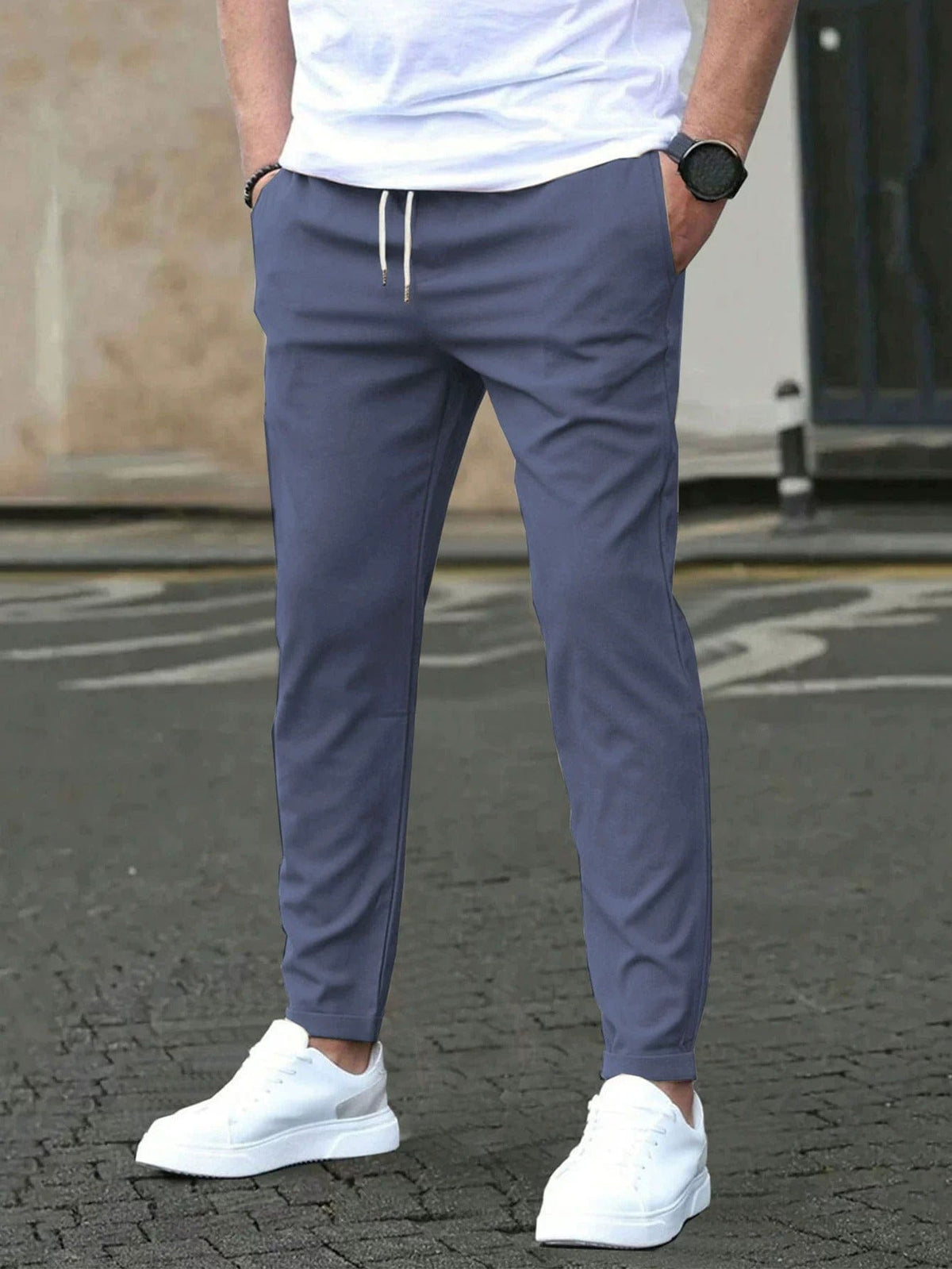 Pantalon fuselé à taille élastique