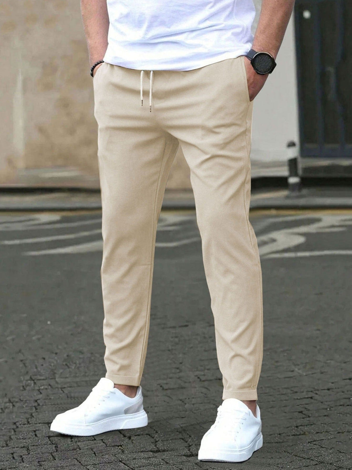 Pantalon fuselé à taille élastique