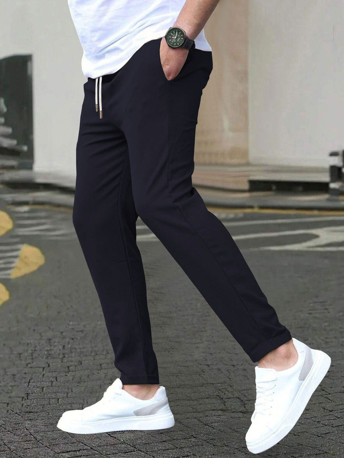 Pantalon fuselé à taille élastique
